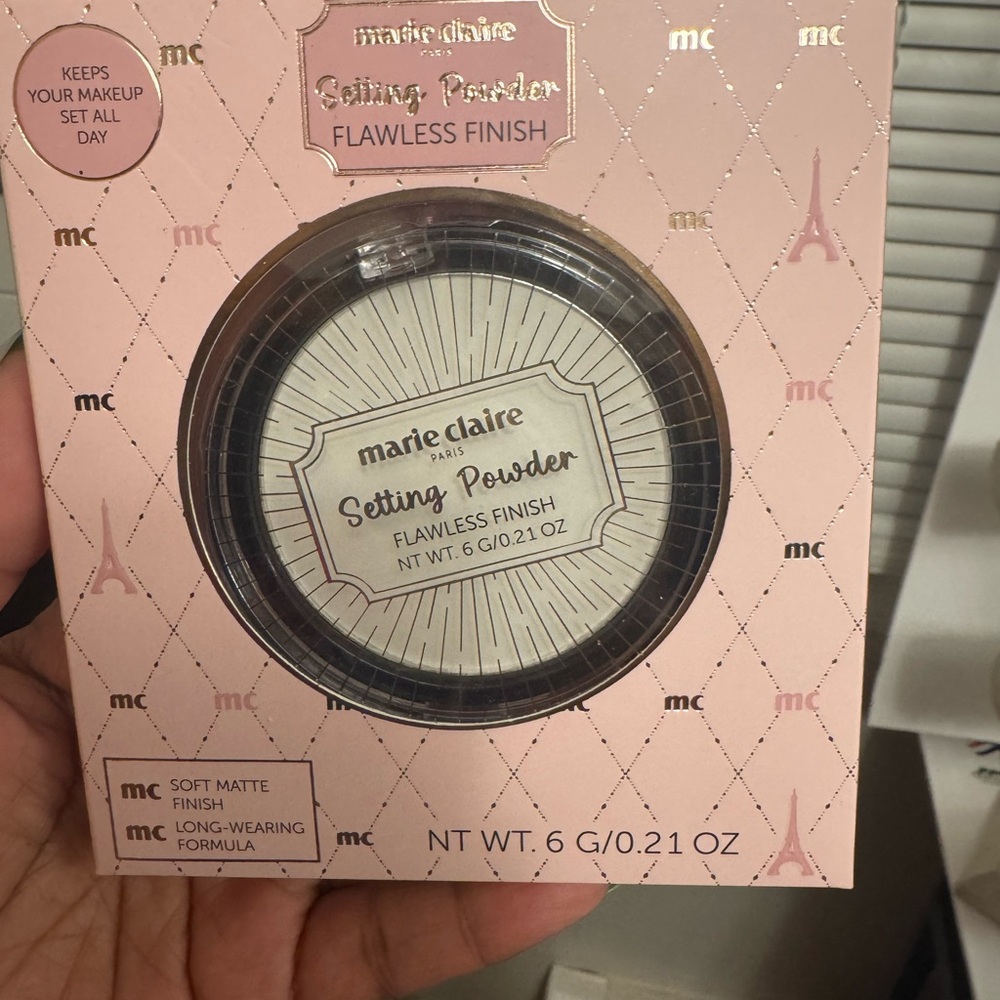 Marie Claire Setting Powder - Picture 3 of 6